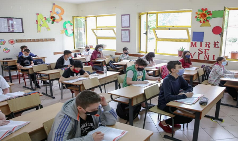 Qeveria e Kosoves merr vendimin: Shtyhet me 2 jave nisja e procesit mesimor